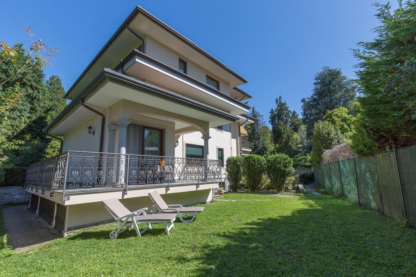 La Petite Dame - Lake Maggiore - 100 M From The Lake 韦尔巴尼亚 外观 照片