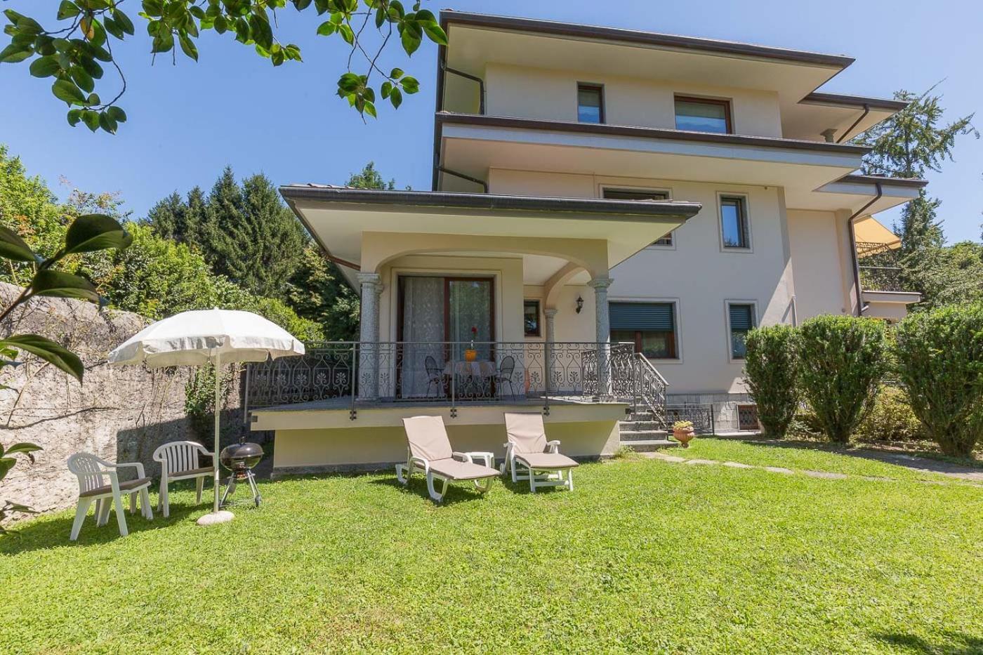 La Petite Dame - Lake Maggiore - 100 M From The Lake 韦尔巴尼亚 外观 照片