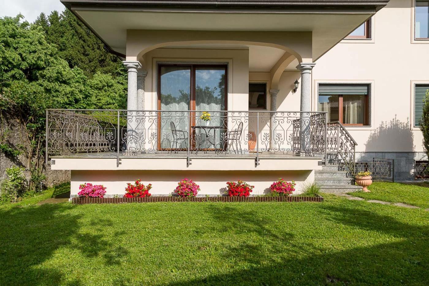La Petite Dame - Lake Maggiore - 100 M From The Lake 韦尔巴尼亚 外观 照片