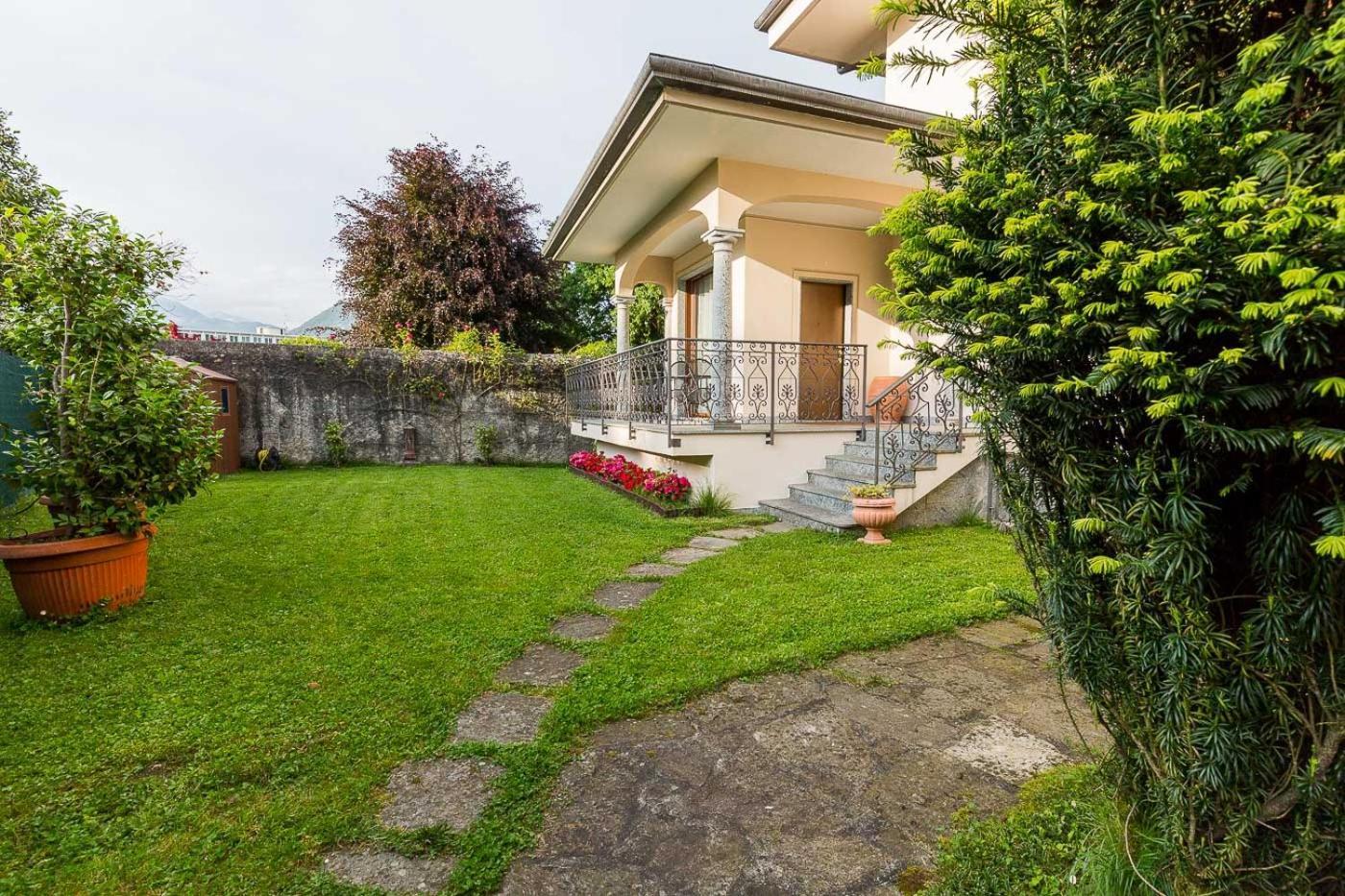 La Petite Dame - Lake Maggiore - 100 M From The Lake 韦尔巴尼亚 外观 照片